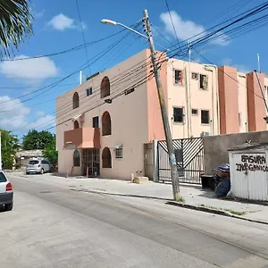 Casa De Huespedes Santos Inn